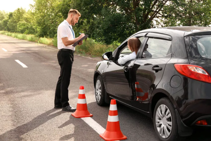 Conducir sin carnet: riesgos y consecuencias legales